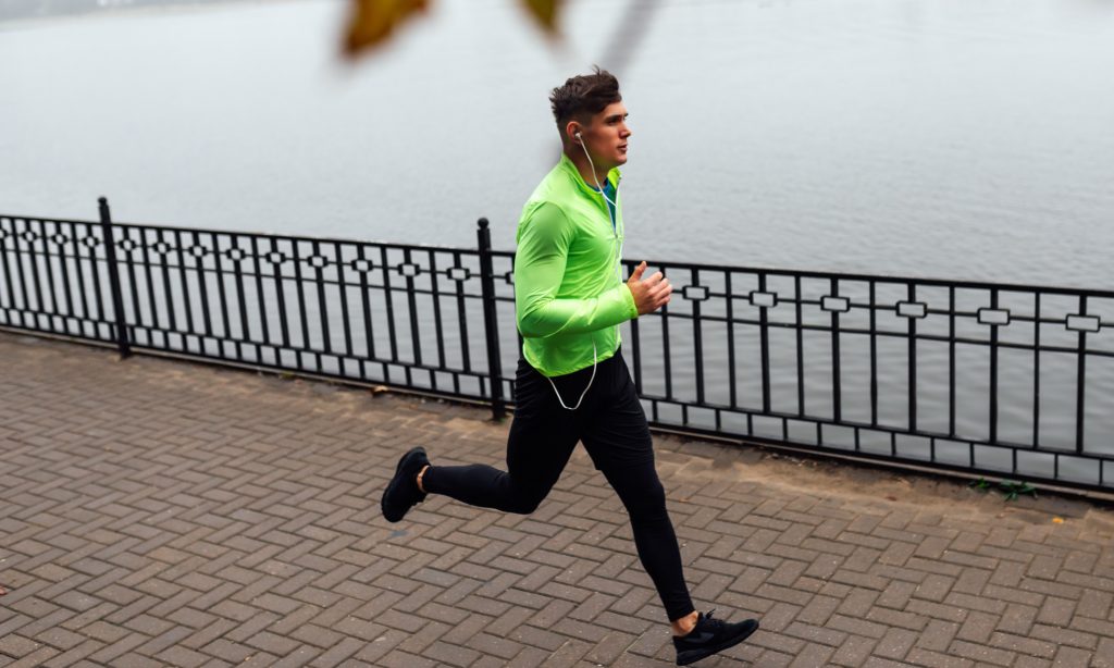 Biomecânica da Corrida no Fim do Ano: Como correr melhor quando o corpo já está no “modo férias”