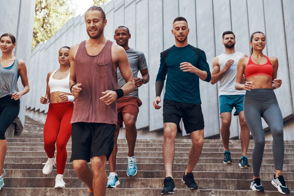 Grupos de corrida, por que correr junto melhora saúde, motivação e vida social