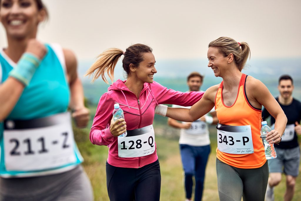 Benefícios de correr em grupo, saúde, motivação e pertencimento