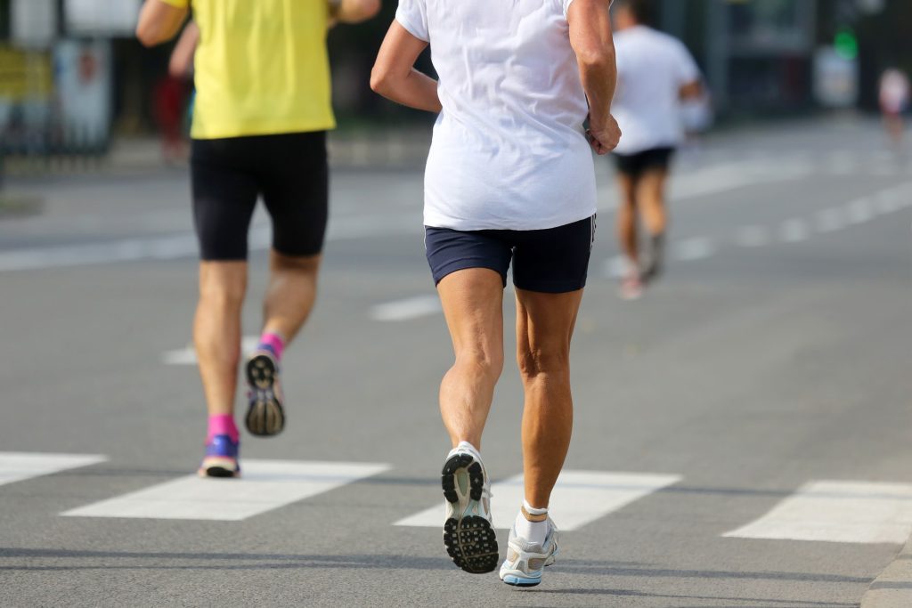 Corrida de rua mais leve e eficiente: o que a ciência já sabe e como aplicar no seu dia a dia