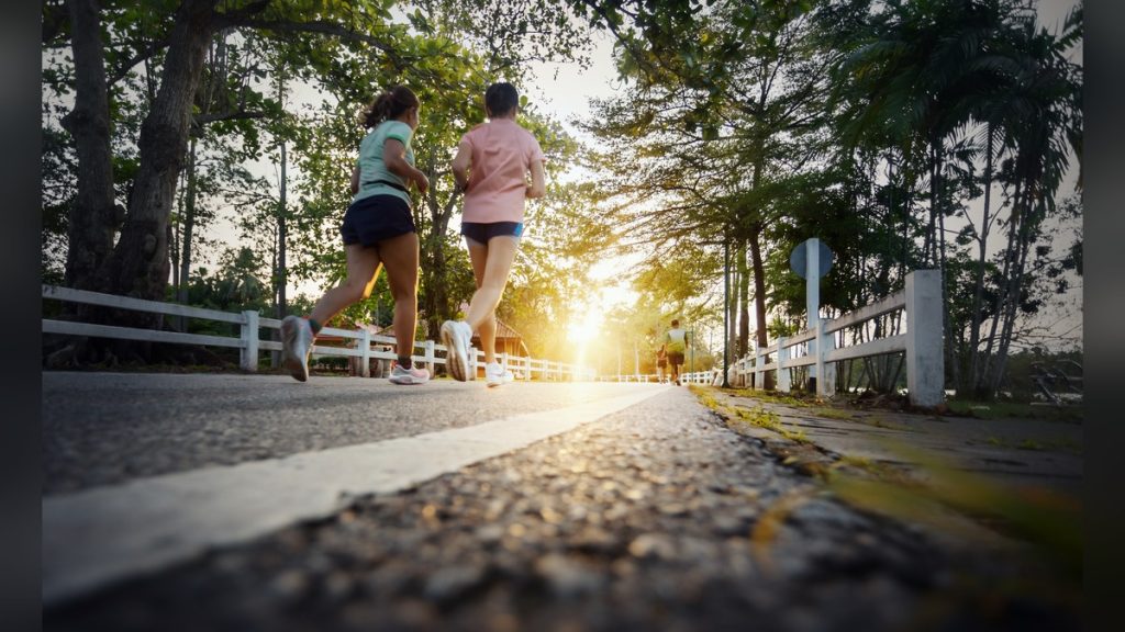 A mecânica da corrida rápida: cadência, passada e o que muda quando o ritmo sobe